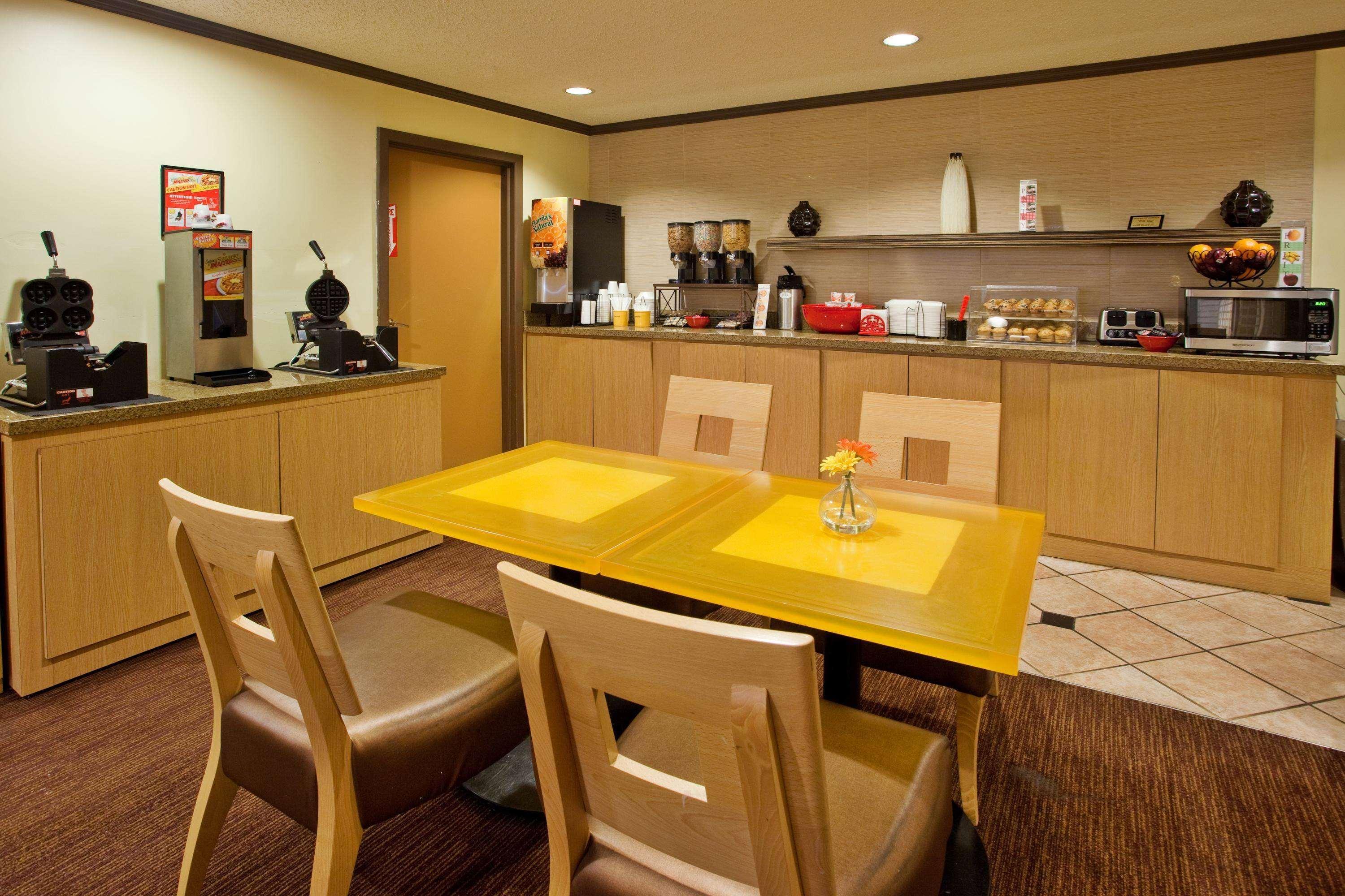 Travelodge By Wyndham Columbus State University Exteriér fotografie