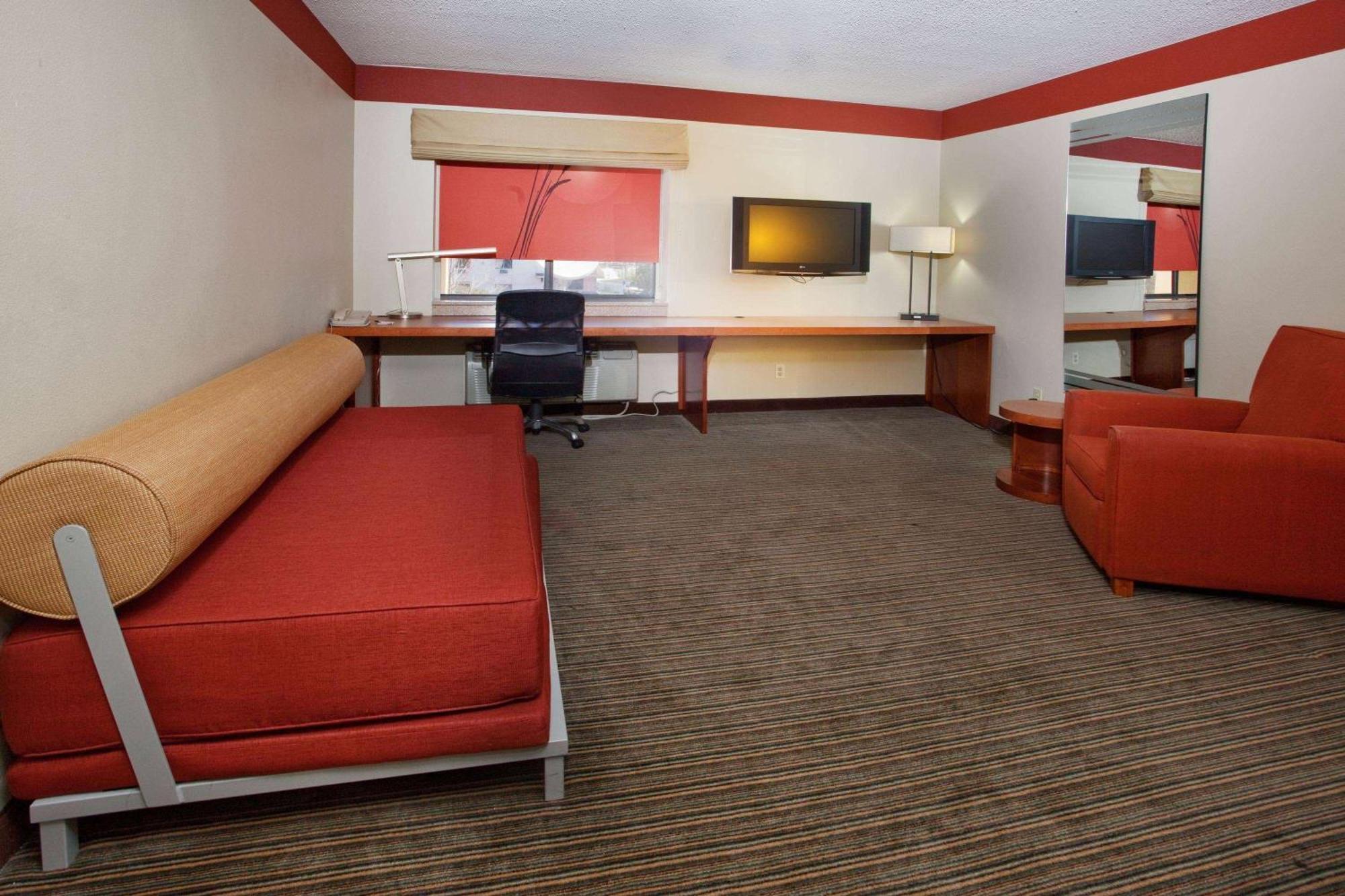 Travelodge By Wyndham Columbus State University Exteriér fotografie